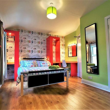 Portrush Holiday Hostel Guesthouse Екстериор снимка