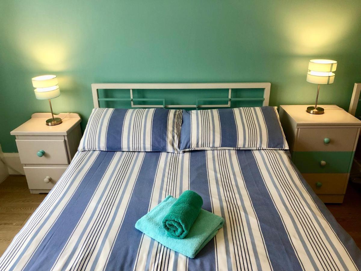 Portrush Holiday Hostel Guesthouse Екстериор снимка